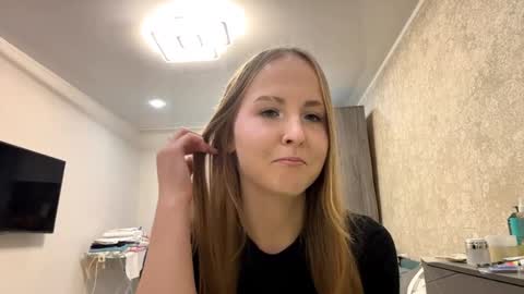 Snapshot of velvetmary chatting on November 18, 6:07 am Rachel online show from November 18, 6:07 am