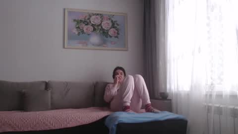 velvetmoon123 online show from February 19, 9:05 am