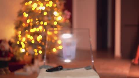 Adalline online show from December 10, 1:44 pm
