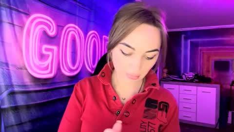 Snapshot of velvettouch4444 chatting on February 24, 8:29 pm MERYEM online show from February 24, 8:29 pm