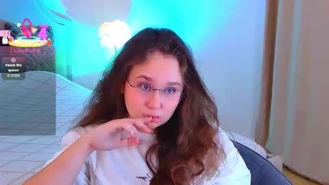velvetvixencute online show from September 23, 5:32 am