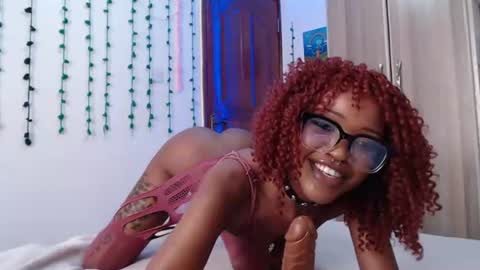 Snapshot of velvetyvixen chatting on July 10, 9:12 am COCO XOXO online show from July 10, 9:12 am