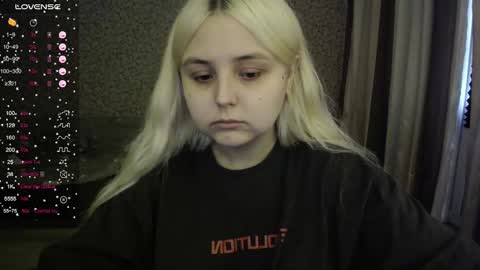 Snapshot of vendymories chatting on October 7, 11:29 am eva 3 online show from October 7, 11:29 am