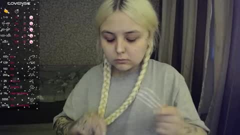 Snapshot of vendymories chatting on October 9, 2:59 pm eva 3 online show from October 9, 2:59 pm