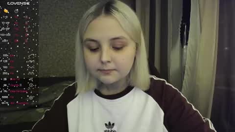 Snapshot of vendymories chatting on November 7, 2:33 am eva 3 online show from November 7, 2:33 am