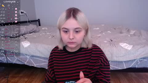 Snapshot of vendymories chatting on December 18, 6:58 pm eva 3 online show from December 18, 6:58 pm