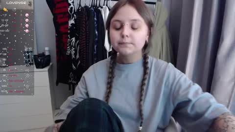 Snapshot of vendymories chatting on February 21, 4:08 pm eva 3 online show from February 21, 4:08 pm