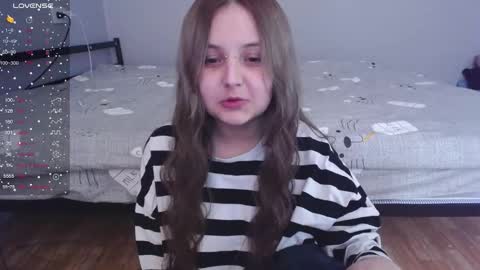 Snapshot of vendymories chatting on February 26, 7:24 pm eva 3 online show from February 26, 7:24 pm