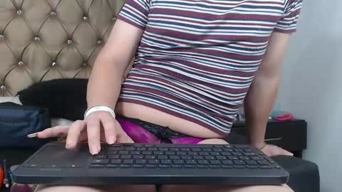 veneno hot online show from January 3, 2:51 pm