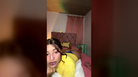 Snapshot of venezolana_sexyy chatting on July 10, 5:23 am venezolana_sexyy online show from July 10, 5:23 am