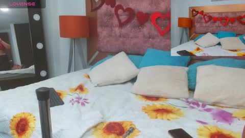 venus online show from March 4, 10:46 am