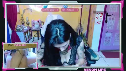 Snapshot of venomouslips chatting on November 18, 1:37 pm VenomLips online show from November 18, 1:37 pm