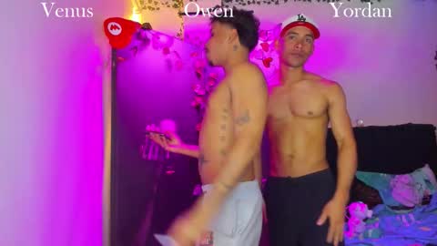 venus_boy2 online show from January 18, 10:35 pm