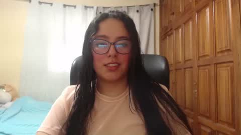 Snapshot of venus_cat_ chatting on June 12, 9:25 pm Venus online show from June 12, 9:25 pm