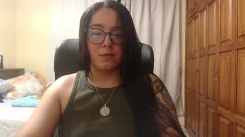Snapshot of venus_cat_ chatting on June 15, 3:31 am Venus online show from June 15, 3:31 am