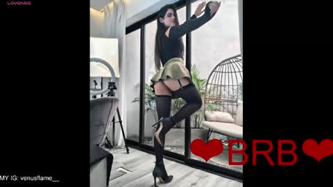 Snapshot of venus_flame chatting on April 19, 11:42 am VENUS online show from April 19, 11:42 am