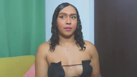 Luisa online show from December 6, 2:35 am