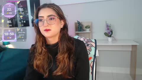 Mia online show from September 23, 12:30 pm