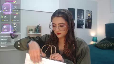 Mia online show from September 24, 12:52 pm