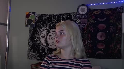 Miss Venus online show from October 14, 2:40 pm