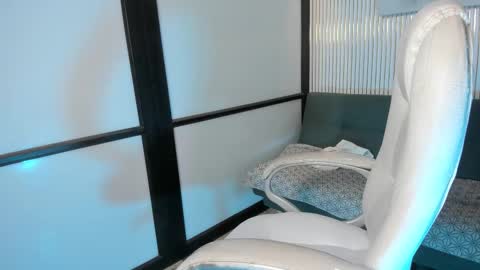 Snapshot of venuscoleman_ chatting on February 5, 9:30 pm Venus online show from February 5, 9:30 pm