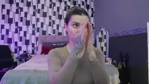 venusinylons online show from November 9, 10:24 am