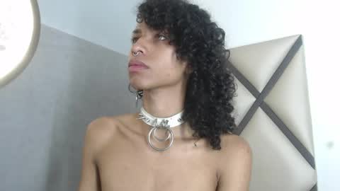 venuss_03 online show from May 2, 3:33 am