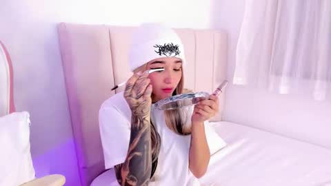 Shelly online show from October 10, 3:55 pm