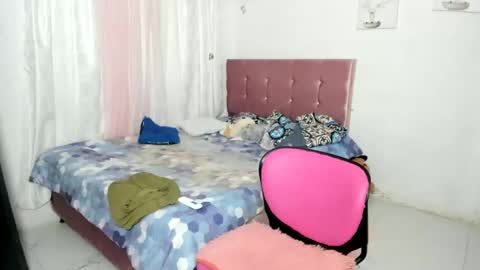 Snapshot of venuswilliamx chatting on November 5, 1:05 am venus online show from November 5, 1:05 am