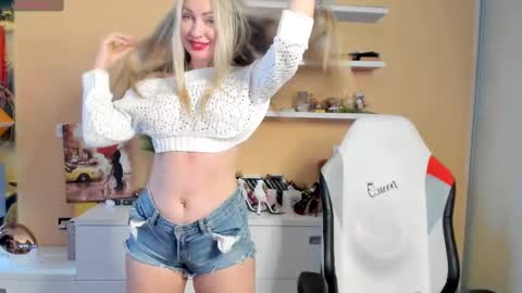 Violetta  online show from March 12, 6:29 am