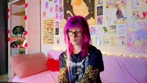 Snapshot of veolatownson chatting on April 28, 8:36 pm Erica online show from April 28, 8:36 pm