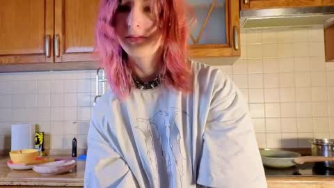 Snapshot of veolatownson chatting on May 15, 8:05 pm Erica online show from May 15, 8:05 pm