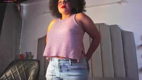 Snapshot of verawest_ chatting on February 23, 2:47 pm Vera West online show from February 23, 2:47 pm