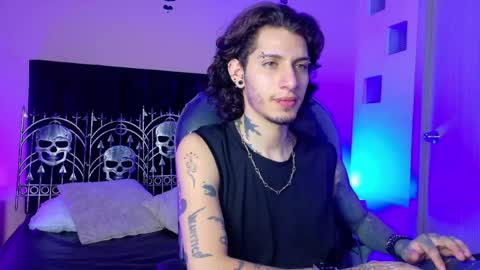 vergil_noir online show from June 2, 4:14 am