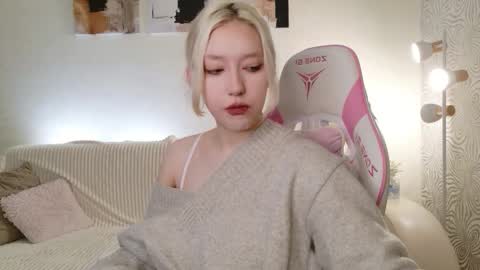 Mia online show from October 26, 6:30 am