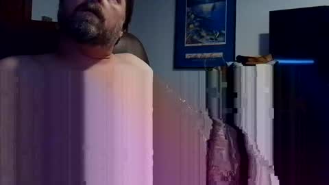 Snapshot of vermontguy76 chatting on December 16, 7:00 pm vermontguy76 online show from December 16, 7:00 pm