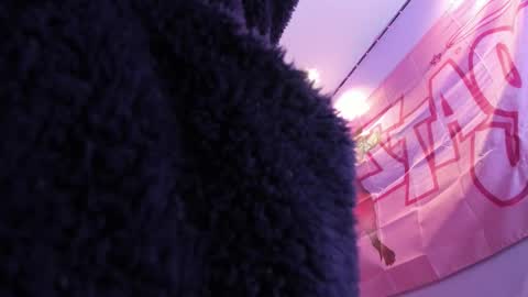     online show from November 27, 11:18 pm