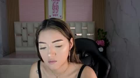 veronicaa_s online show from May 28, 8:17 pm