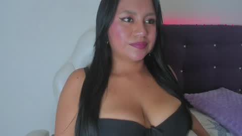 veronicaa_squirt online show from April 16, 12:00 am