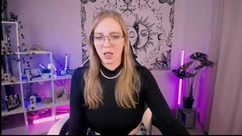 VERONICA online show from February 25, 8:19 pm
