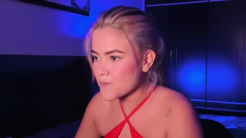 Snapshot of veronicabrown_xxx chatting on March 28, 4:01 am Vero online show from March 28, 4:01 am