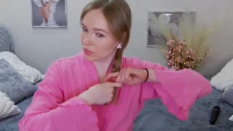 Snapshot of veronikamitchel chatting on February 19, 12:35 am Veronika online show from February 19, 12:35 am