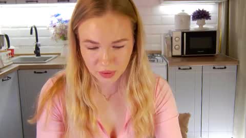 Snapshot of veronikamitchel chatting on October 19, 4:07 pm Veronika online show from October 19, 4:07 pm