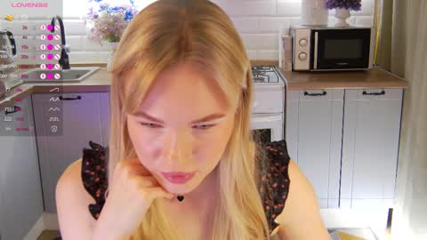 Snapshot of veronikamitchel chatting on October 27, 3:38 pm Veronika online show from October 27, 3:38 pm