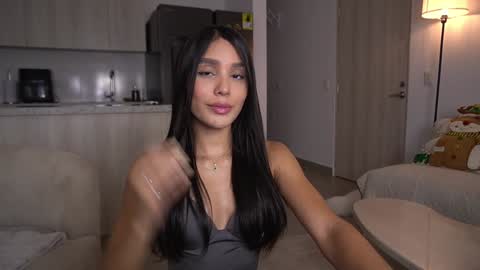  V A L  help me reach 100likes online show from November 3, 11:04 pm