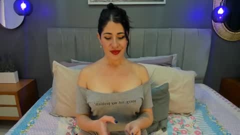 Veronica  online show from September 12, 1:55 pm