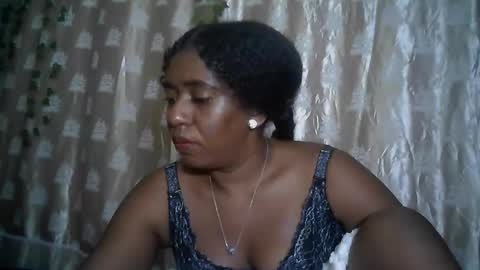 Snapshot of verronique1511 chatting on June 8, 2:23 am verronique1511 online show from June 8, 2:23 am