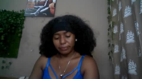 Snapshot of verronique1511 chatting on June 13, 5:27 am verronique1511 online show from June 13, 5:27 am