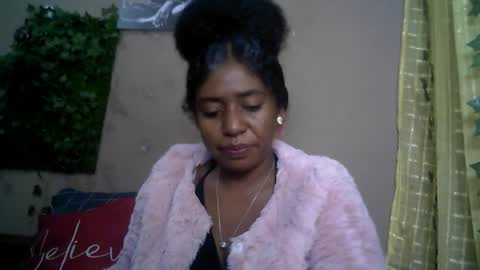 Snapshot of verronique1511 chatting on June 21, 3:36 pm verronique1511 online show from June 21, 3:36 pm