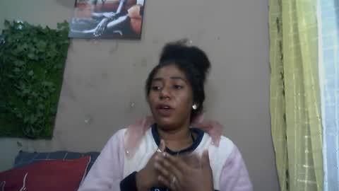 Snapshot of verronique1511 chatting on June 22, 4:42 am verronique1511 online show from June 22, 4:42 am